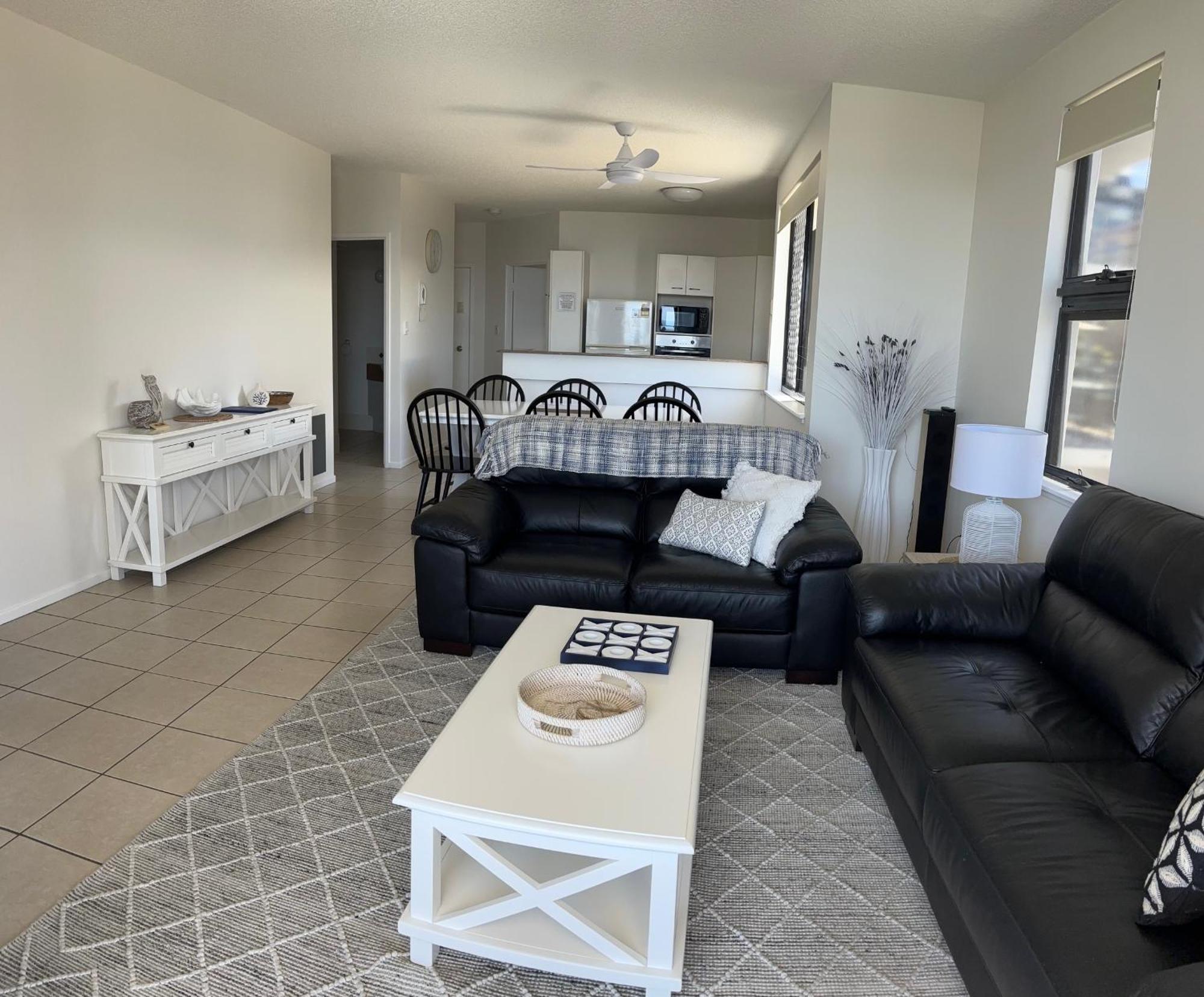 كالوندرا Kings Row Apartments المظهر الخارجي الصورة